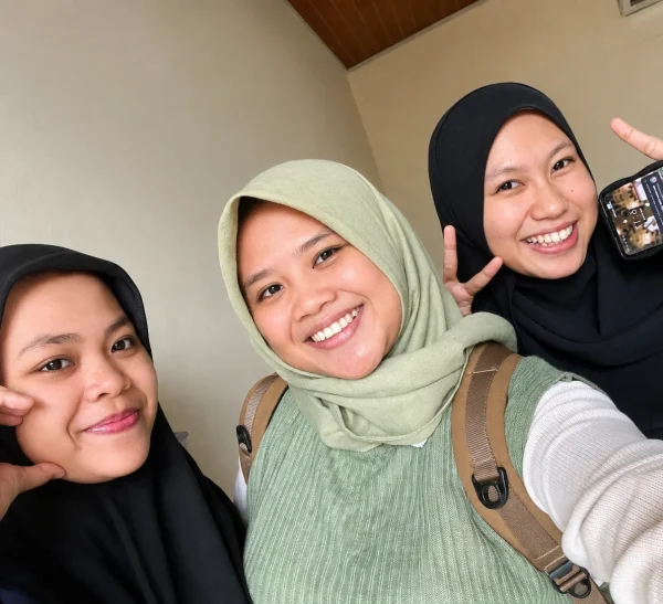 Kak Ochi & Kak April (Tim Accounting & Finance Klinik Utama Cikal Mulia)